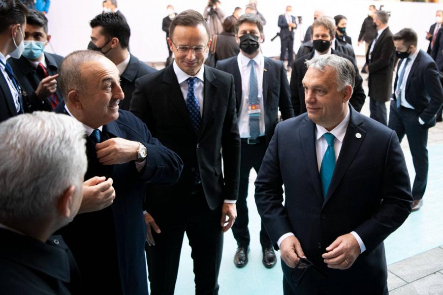 Orbán diplomáciai megaparádét rendez a jövő évi választások előtt