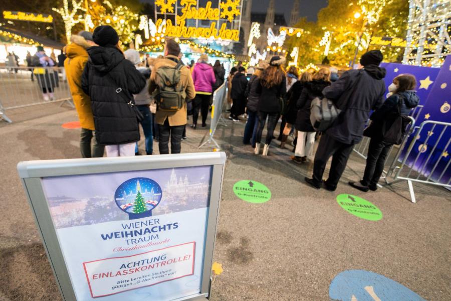 Tovább szigorítanának: éjszakai kijárási tilalmat vezetne be az oltottak számára is Ausztria