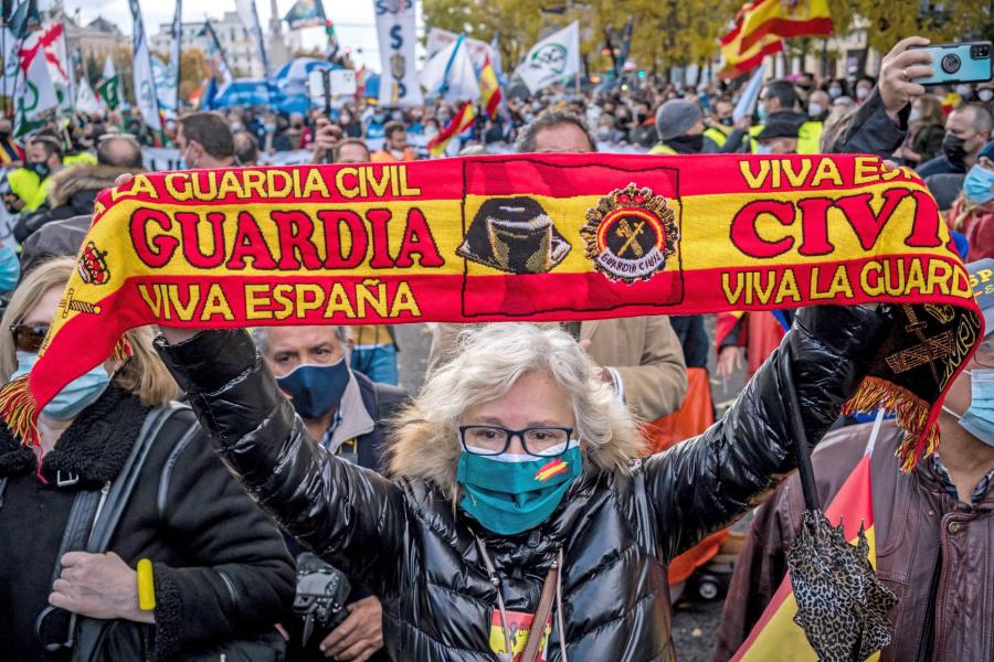 Ragaszkodik a szájkosárhoz a spanyol jobboldal
