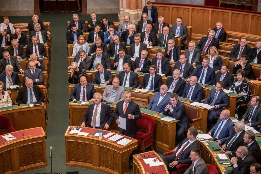 A Fidesz megszavazza Völner Pál mentelmi jogának felfüggesztését