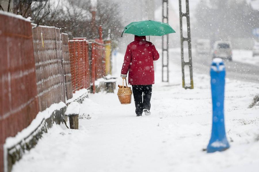 Két megyében másodfokú veszélyjelzés van érvényben a havazás miatt