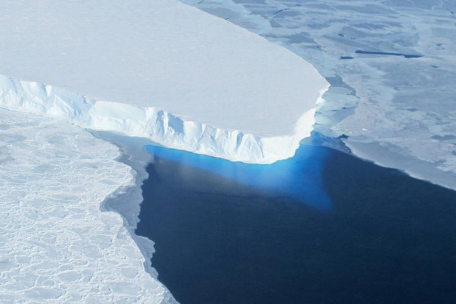 Az antarktiszi gleccser drámai változására figyelmeztetnek a kutatók