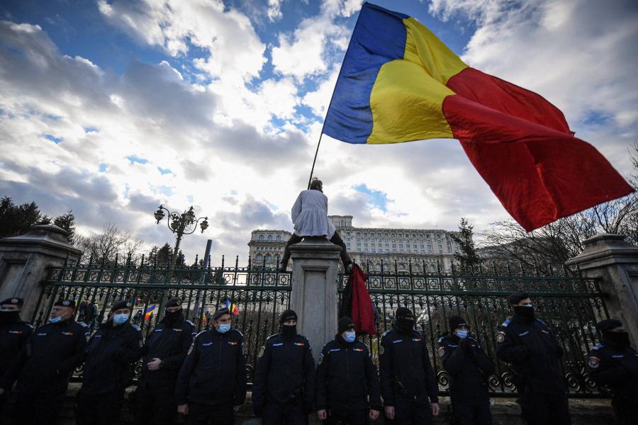 Neonácik ejtették foglyul a román demokráciát