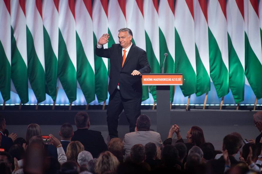 Már nem hallgatnak a szívükre: a Facebook letiltotta a Fidesz propagandavideóját