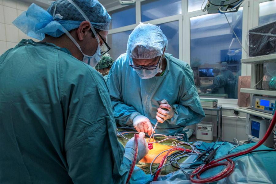 Egyre nyúlnak a kórházi várólisták, több műtétre is bántóan sokat kell várni