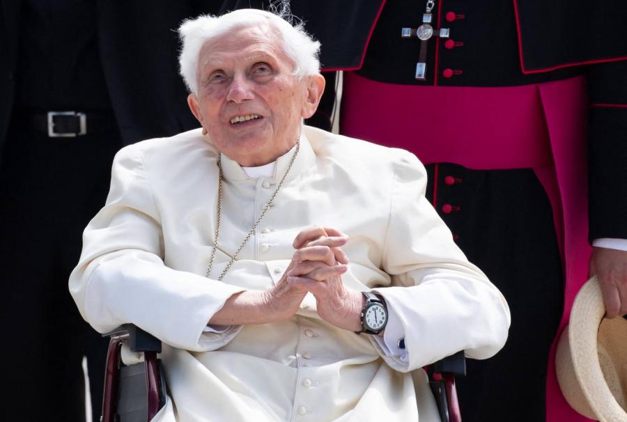 Súlyos vádak: XVI. Benedek nem tett semmit szexuális visszaéléssel vádolt papokkal szemben