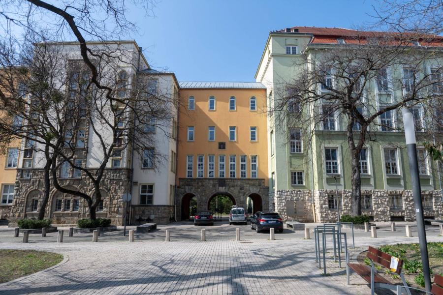 Vizsgabotrány: szabadulnának a gyanútól, Pécsen még tart a vizsgálat