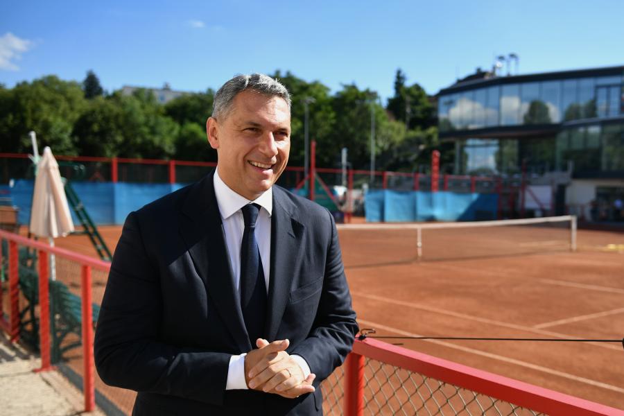 Lázár vezetése alatt  sem ússza meg botrány nélkül a Magyar Tenisz Szövetség