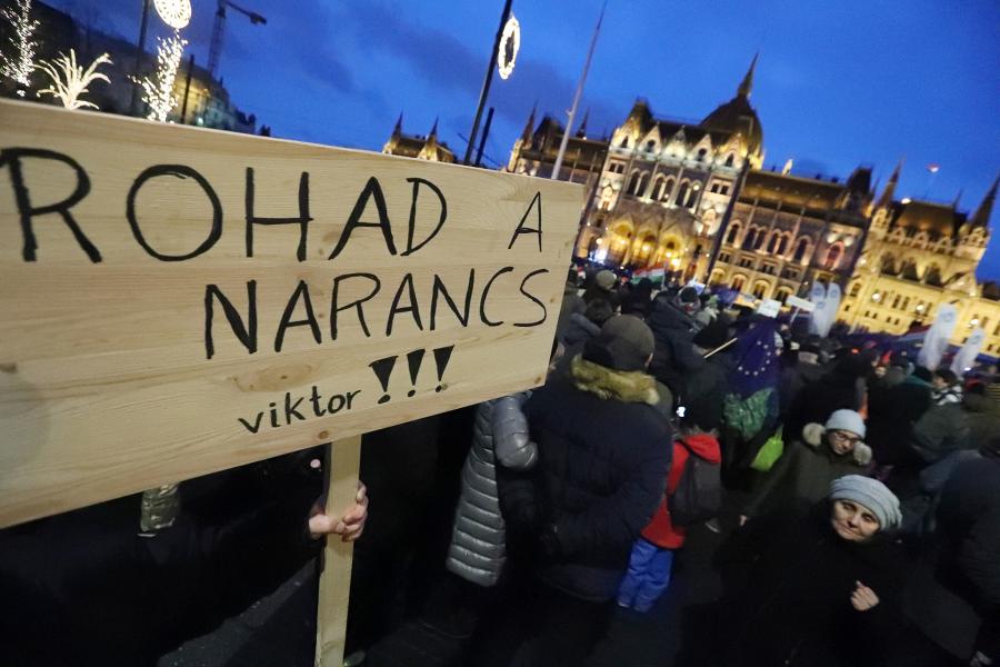 Az elszámoltatás fontosabb az alkotmányozásnál, nélküle Orbán Viktor maradhatna, kormányt váltani sem érdemes