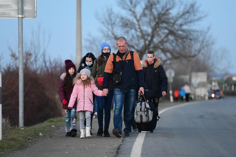 „Ez nem a mi háborúnk!” – Magyarországot gyorsan elérte az Ukrajnából menekülők első hulláma