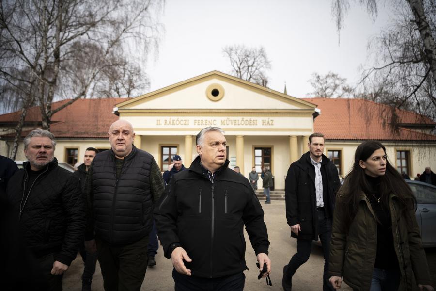 Orbán: akár egy rossz mondattal bajt lehet okozni 