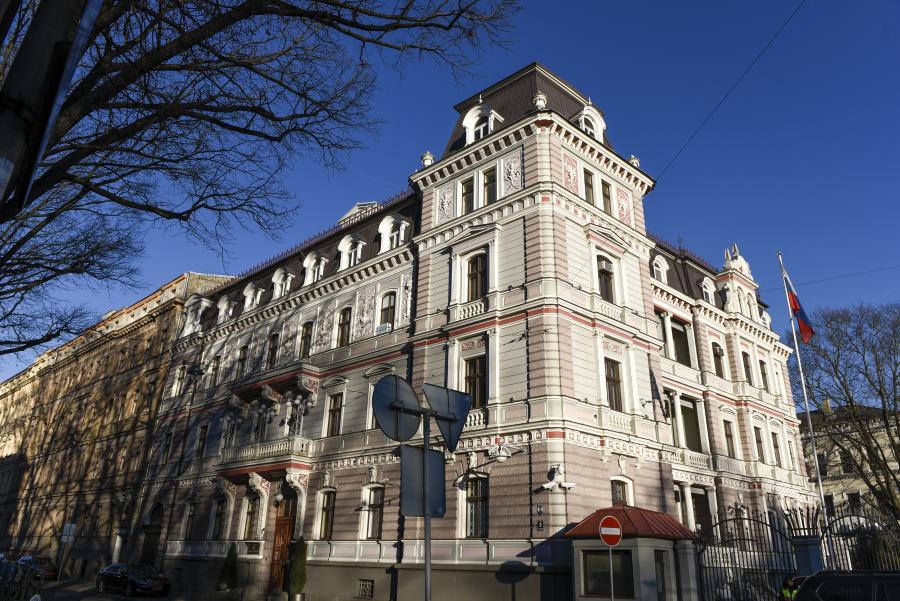 Lettország fővárosában most már Ukrajna nevét viseli az orosz nagykövetség utcája