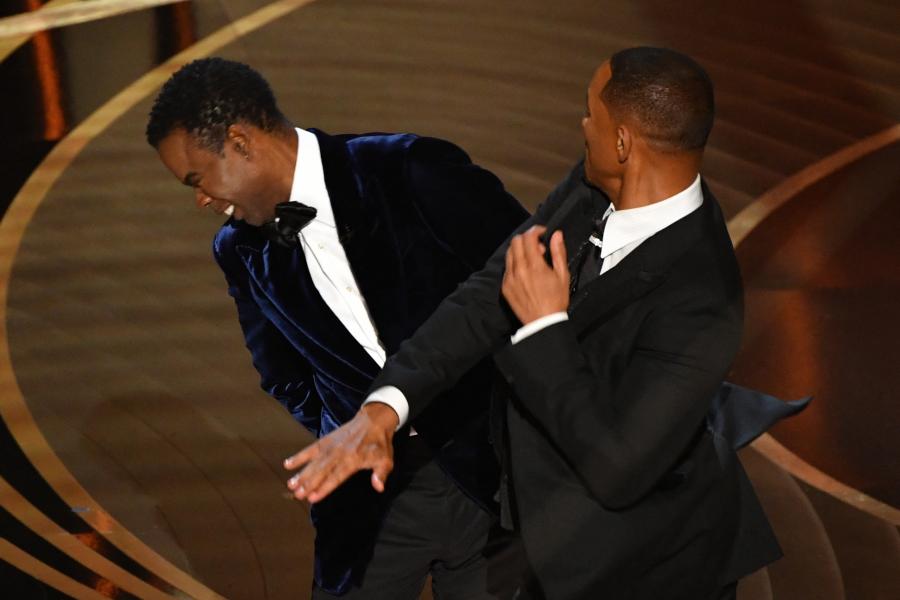 Vizsgálatot indít az amerikai filmakadémia, Will Smith bukhatja az Oscarját a pofon és a szitkozódás miatt