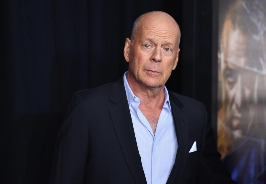 Bruce Willis beteg, bejelentette, hogy visszavonul