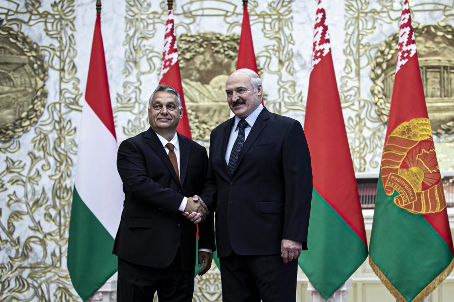Putyin után Lukasenka is gratulált a hatalmon maradó Orbánnak