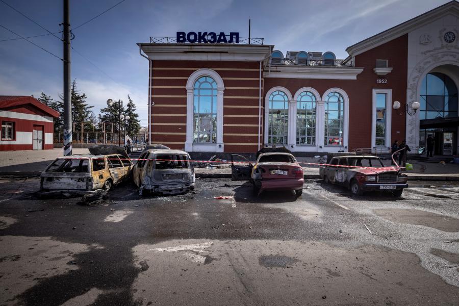 Már félszáz halottja van a kramatorszki vasútállomás elleni rakétatámadásnak
