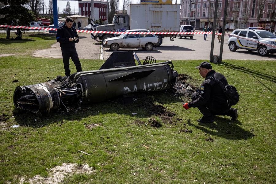 Ötvenhétre nőtt a kramatorszki vasútállomás elleni rakétatámadás halálos áldozatainak száma