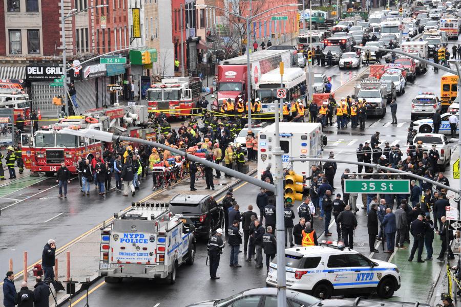 23-ra emelkedett a New York-i metróban történt lövöldözés sérültjeinek a száma