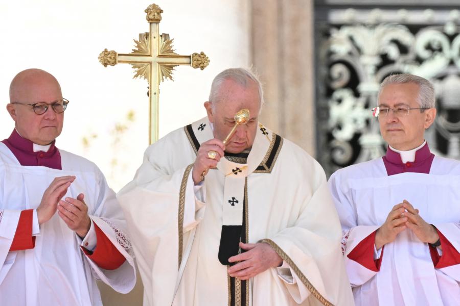 Ferenc pápa mártírnak nevezte Ukrajnát, szerinte nehéz elhinni, hogy ez a húsvét a háborúról szól