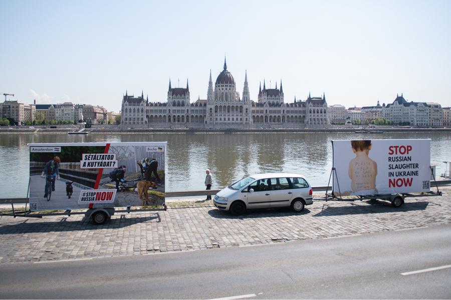 Magyarországra jön a háborús bűnös Oroszország elleni kampány, a lengyel kormány csak ide küldi a V4 országai közül