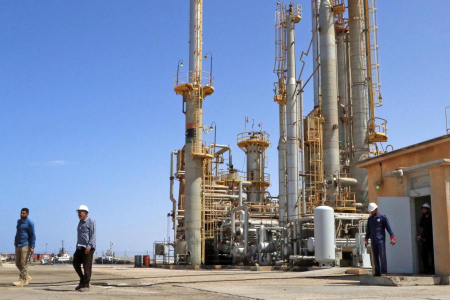 Dollármilliárdos olajüzlettel zsarolják Líbia miniszterelnökét, rámehet az egész ország