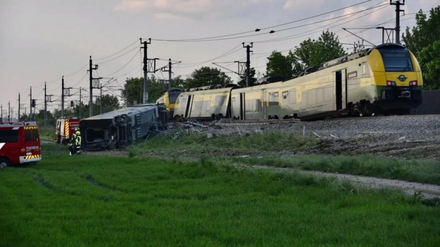 Tragikus vonatbaleset: Egy ember meghalt, többen megsérültek, amikor kisiklott egy szerelvény Bécs közelében 