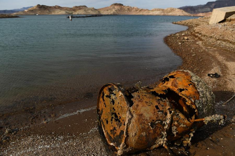 Egyre több, gyilkosság áldozatának maradványai kerülnek elő egy gyorsan apadó tóból Las Vegas mellett 