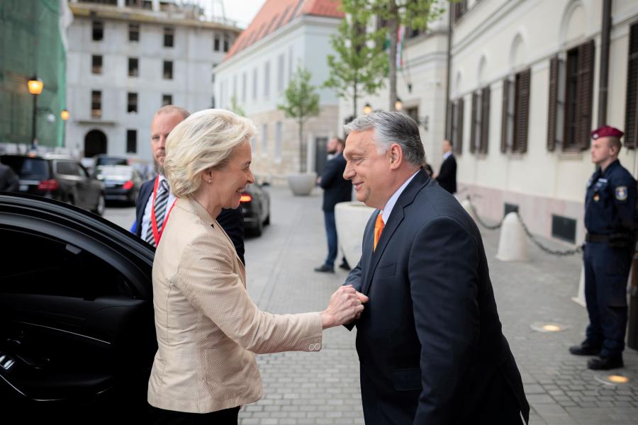Ursula von der Leyen is gratulált Orbán Viktornak 