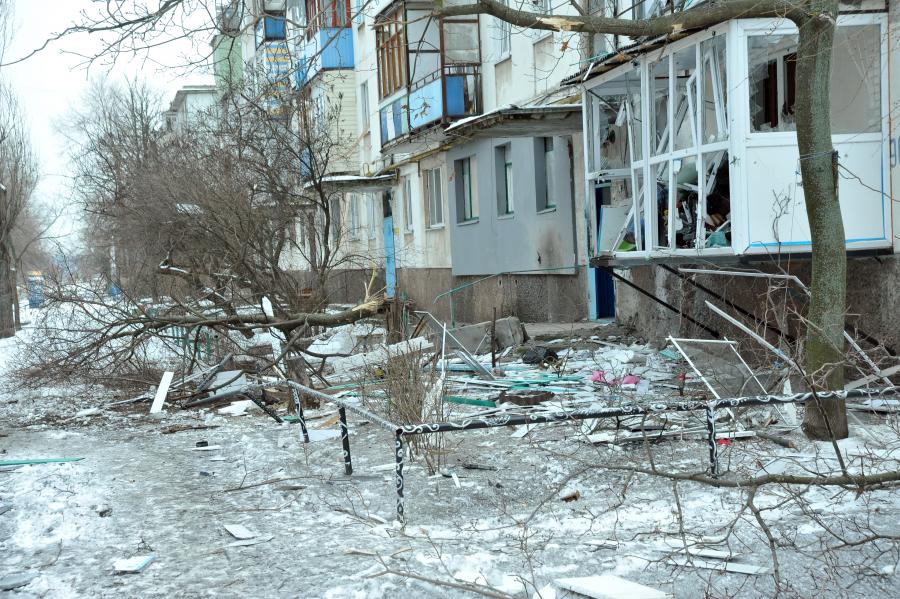 Szünet nélkül lövik Szjevjerodonecket az oroszok, legalább 10 ember életét vesztette
