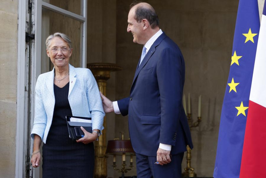 Franciaország történetében mindössze másodszor nőt nevezett ki miniszterelnöknek Emmanuel Macron