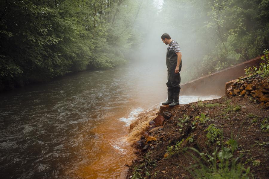 Ökológiai katasztrófa: kipusztítja a Sajó élővilágát a vasszennyezés