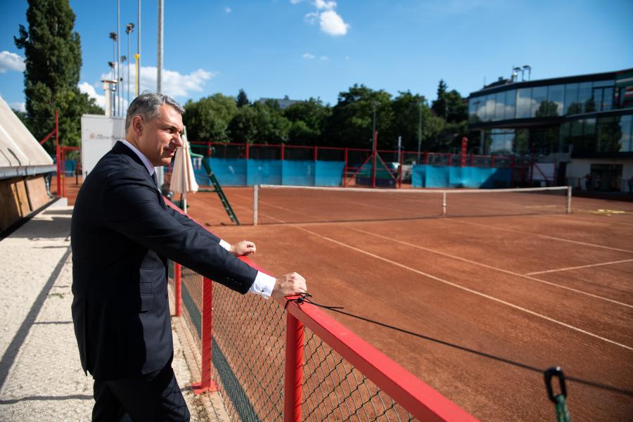 A Magyar Tenisz Szövetség 4,3 milliárdos büntetése csak a jéghegy csúcsa, már 12 milliárdot dobtak ki az ablakon