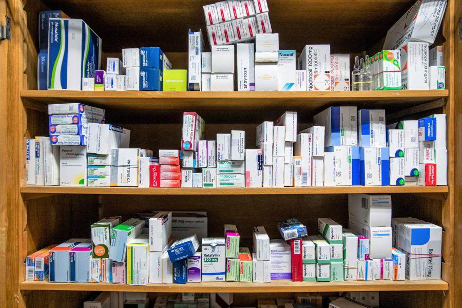 Az extraprofitadó veszélyezteti az ellátás biztonságát, új megállapodást sürgetnek a gyógyszergyártók
