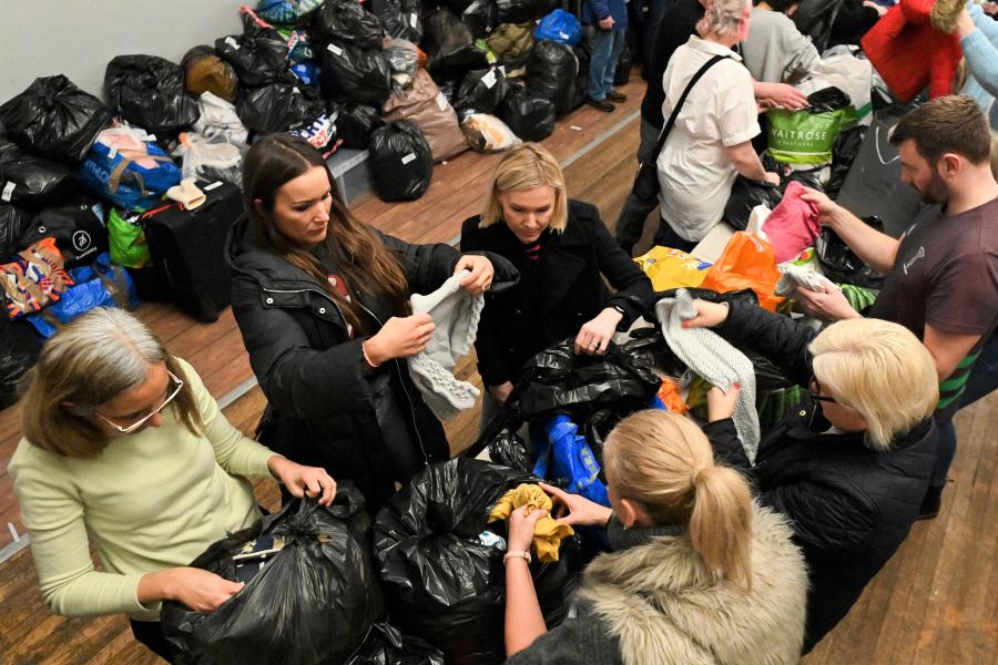 Több ezer ukrán menekültet fenyeget hajléktalanság a briteknél