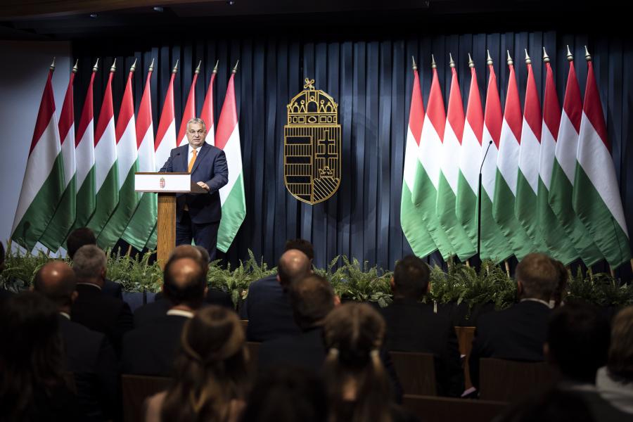 Orbán Viktor: nagyon nehéz idők jönnek