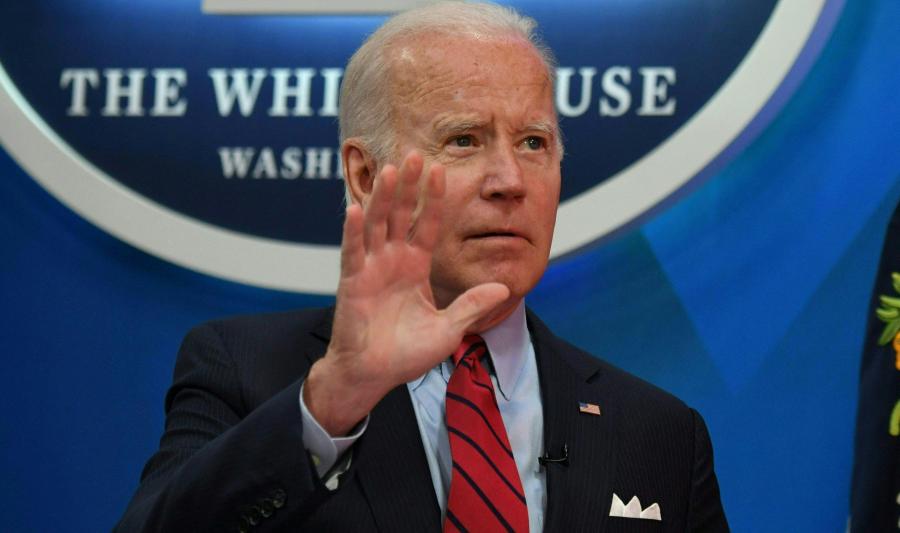 Joe Biden védelmet ígért az abortusztilalom miatt más szövetségi államokba utazó amerikai nőknek