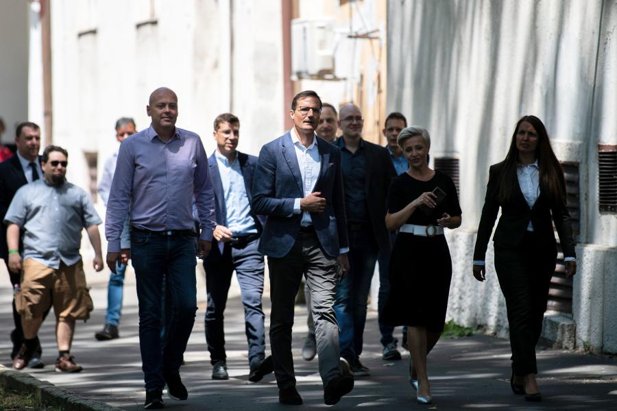A túlélés a tét a Jobbik számára, de nem lenne célszerű visszatérnie a szélsőjobboldali útra