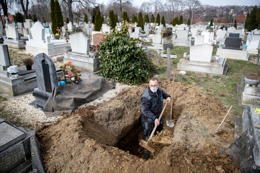 Drasztikusan nőnek a temetési szertartások árai, hiába ígérte, nem lép az Orbán-kormány