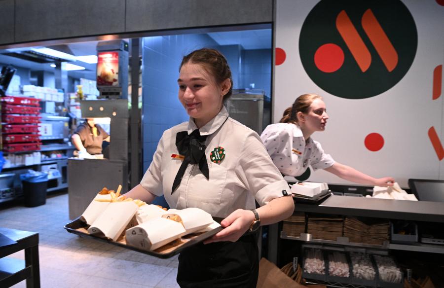 Rovarlábak és penész is felbukkant az orosz „McDonald's” hamburgereiben   