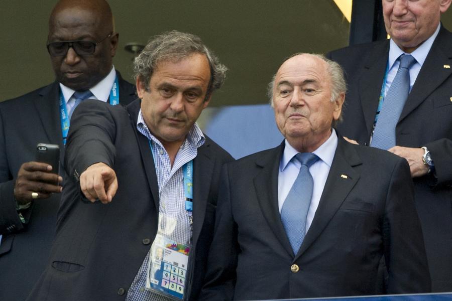 A bíróság nem találta bűnösnek Sepp Blattert és Nichel Platinit a csalási ügyben