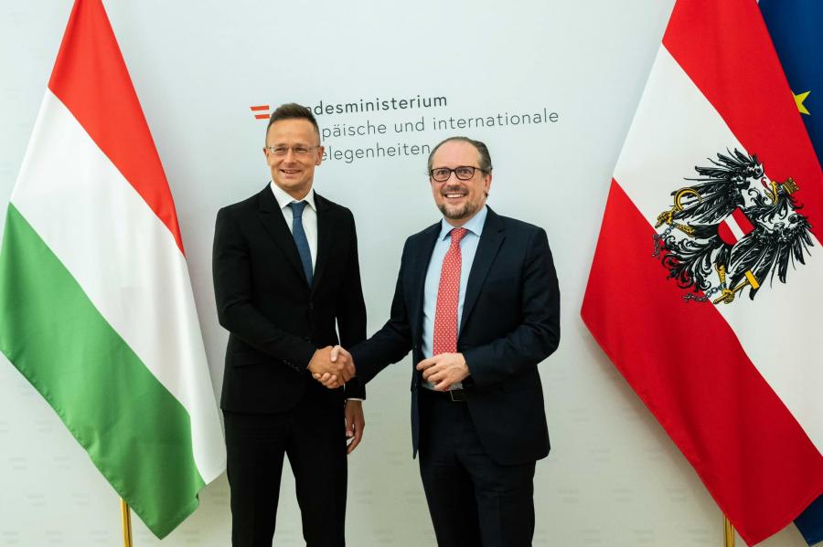 Szijjártó Péter: Magyarország nem támogat olyan szankciókat, amelyek a Gazpromot érintenék