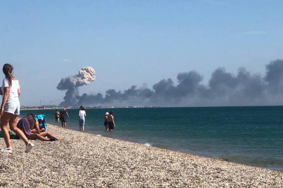 Az ukrán erők vállalták a felelősséget a krími légibázison történt robbanásokért