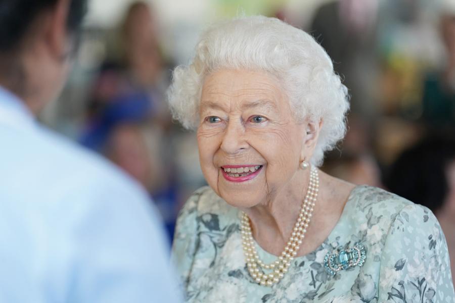 Erzsébet királynő mozgási problémái miatt Skóciában nevezi ki jövő kedden az új brit kormányfőt
