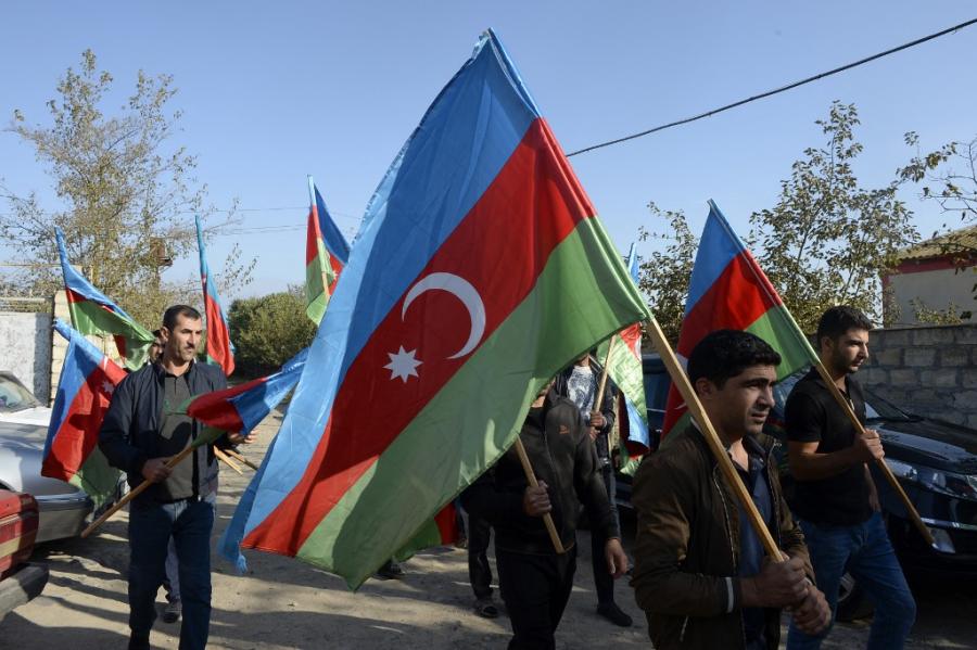 49-en haltak meg az örmény-azeri összecsapásban, Putyin beszáll a békítésbe 