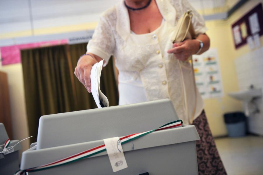 Két fővárosi választókerületben a Fidesz, egyben az ellenzék jelöltje nyerte az időközi választást