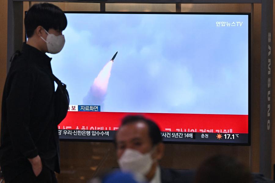 Észak-Korea két ballisztikus rakétát küldött az Ázsiából távozó Kamala Harris után