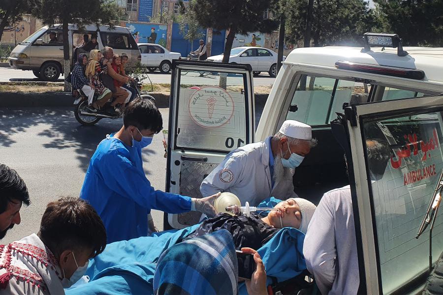 Öngyilkos merénylő robbantott egy kabuli iskolánál, legkevesebb 19 ember meghalt, 27 megsebesült