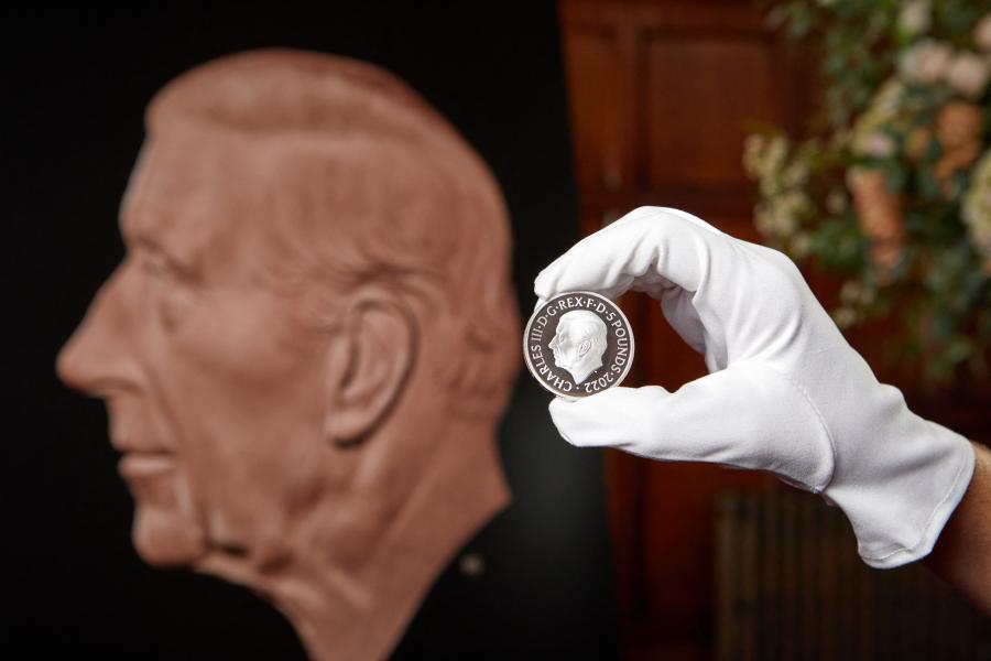 Heteken belül forgalomba kerülnek a III. Károly képmását viselő érmék