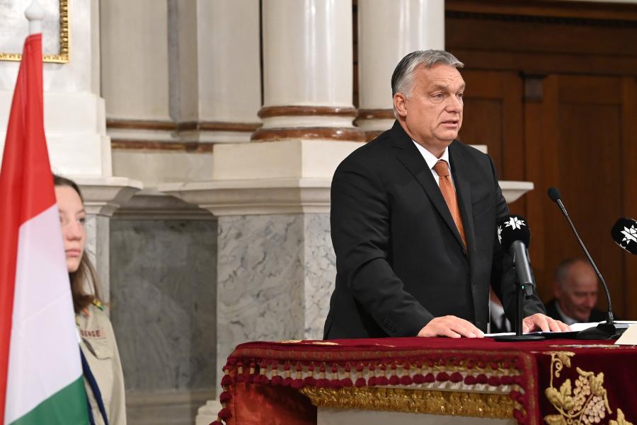 Orbán: Az ősök tekintete megmér bennünket