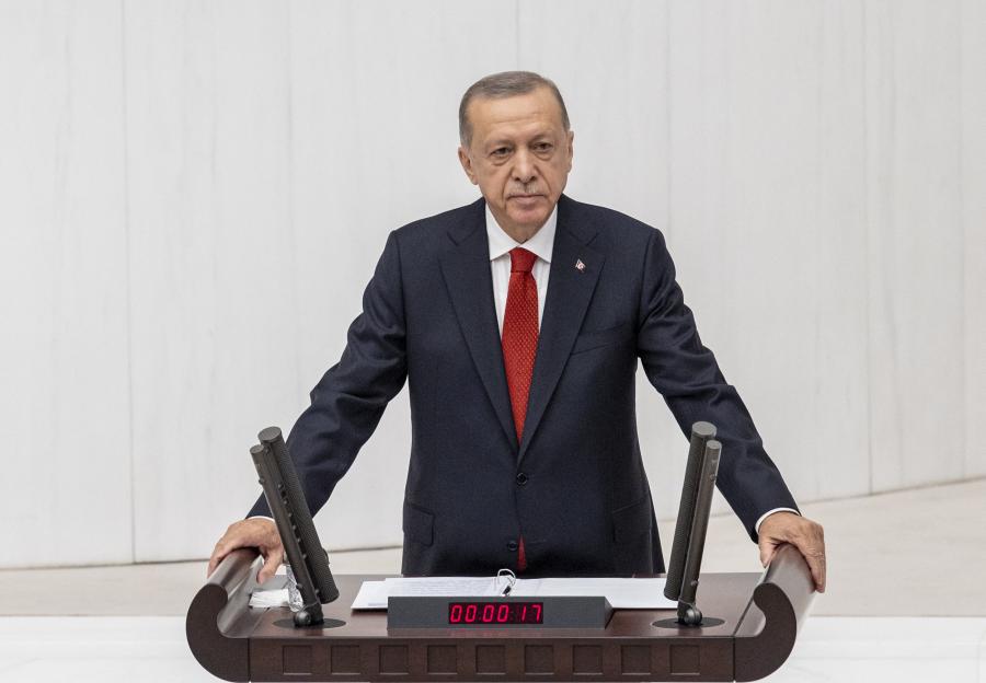 Belpolitikai okok a török elnök aktivitása mögött, de egy kicsit azért világhatalmi szerepre tör